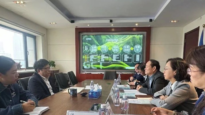 春潮涌動，使命催征。全國兩會勝利閉幕后，3月11日至13日，全國政協(xié)委員，甘肅文旅集團(tuán)黨委書記、董事長石培文帶領(lǐng)集團(tuán)黨委副書記、總經(jīng)理馬文玫、集團(tuán)分管負(fù)責(zé)同志及相關(guān)子公司負(fù)責(zé)人，以“開局即決戰(zhàn)、起步即